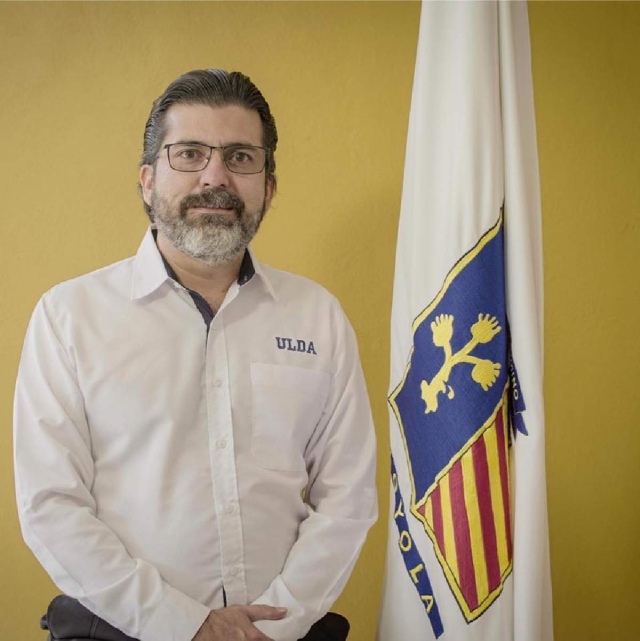 La institución trasciende entre generaciones, señala con orgullo el rector Carlos Hernández. 