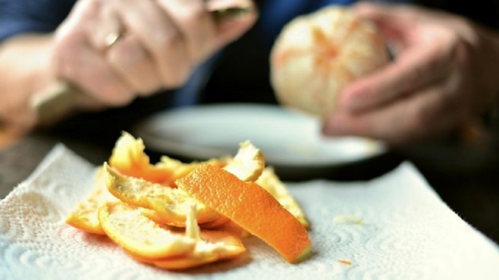 ¿Cómo aprovechar la piel de la naranja y otros cítricos y hacerla polvo? Sigue esta receta