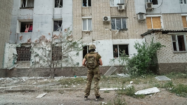 Expertos internacionales investigan crímenes de guerra en Ucrania