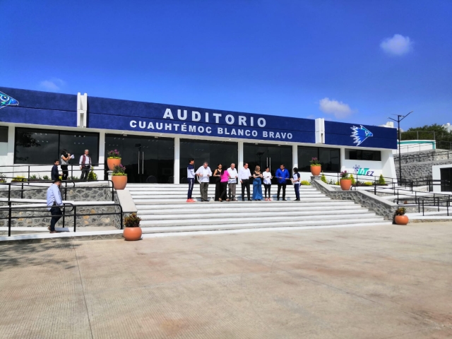 Inaugura gobernador gimnasio auditorio &#039;Cuauhtémoc Blanco Bravo&#039; en la UTEZ