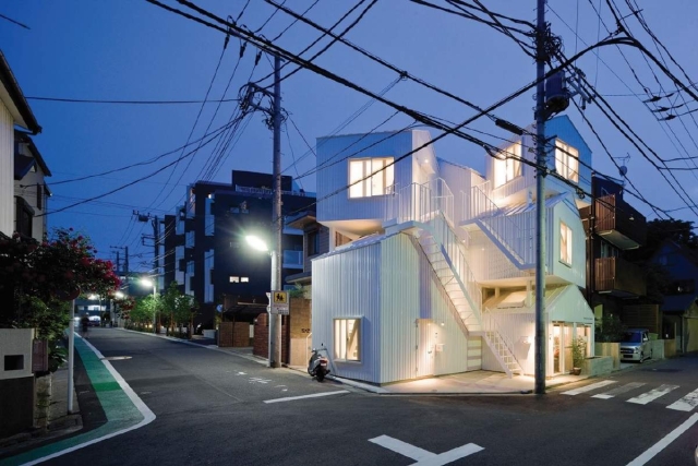 Vivienda en Tokio diseñada por el arquitecto japonés Sou Fujimoto. Foto: Anónimo. 