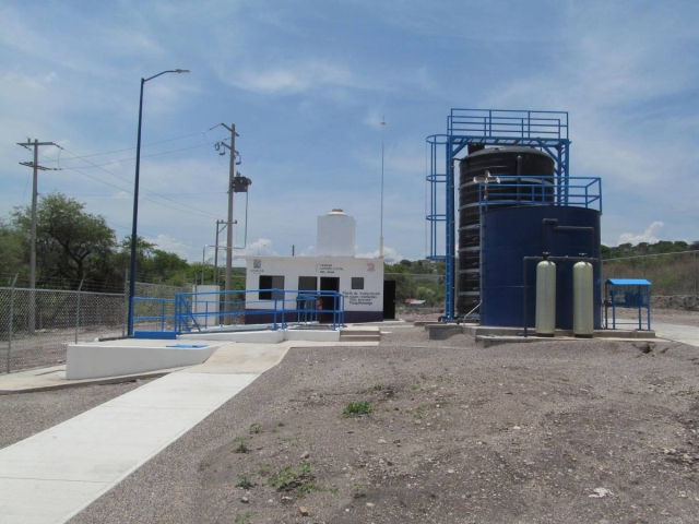Prácticamente está lista la primera planta de tratamiento de aguas negras de Tlaquiltenango, ubicada en el poblado de Palo Grande, pero todavía no recibe descargas que sanear.