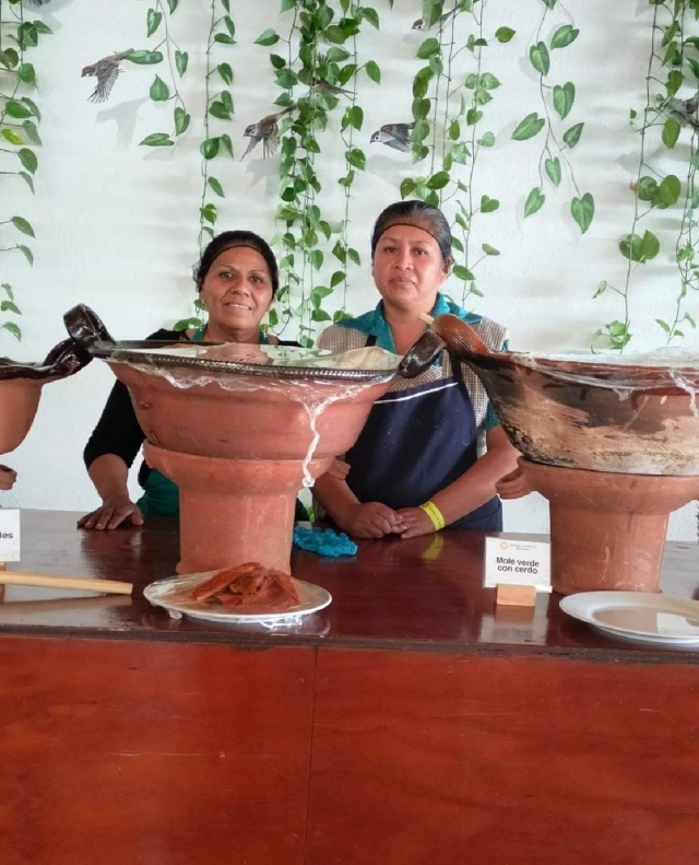  Las cocineras de Coatetelco y Cuentepec mostraron los platillos locales a los visitantes.