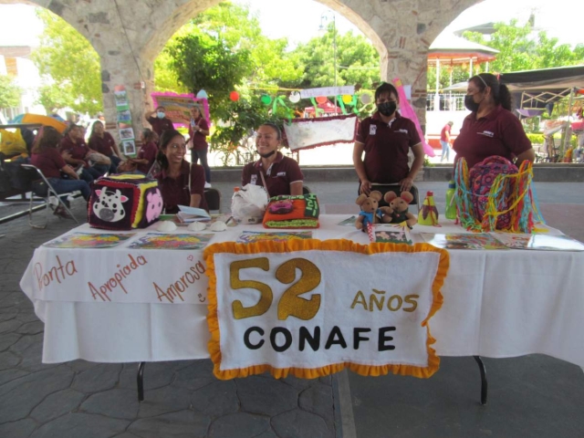  El Conafe en Morelos tiene ya 45 años, motivo por el cual ayer hubo una exhibición de sus servicios e invitó a la población a participar.