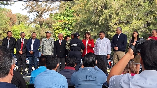 Preside gobernadora Margarita González Saravia entrega de vehículos policiales