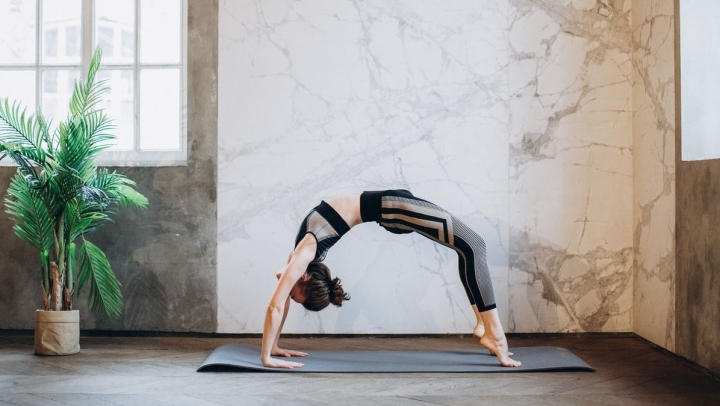 Ejercicio: 4 posturas de yoga para adelgazar el abdomen, reducir cintura y bajar de peso