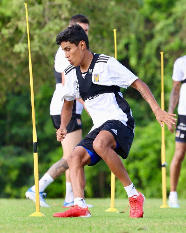 Fernando Gómez en un entrenamiento con Tigres.