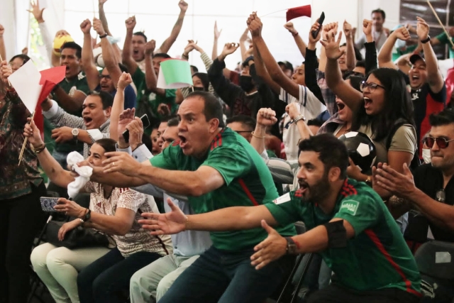 Apoyan a la selección mexicana de futbol en su partido contra Arabia Saudita
