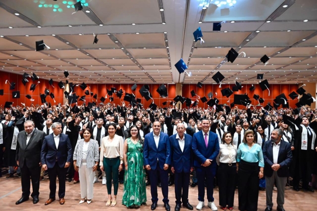 Encabeza gobernador ceremonia de graduación de la generación 2021-2024 del Conalep Cuernavaca