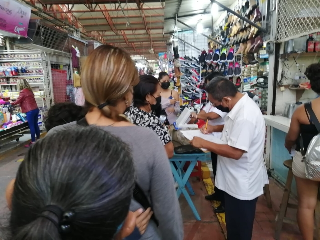 Vacunación contra la influenza en el mercado Benito Juárez de Jojutla