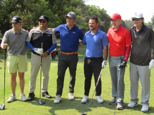 Un total de 72 jugadores participaron ayer en el torneo de la amistad, en el campo del Club de Golf Cuernavaca.