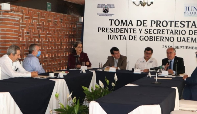 Asume Gómez Espinosa presidencia de la Junta de Gobierno de la AUEM