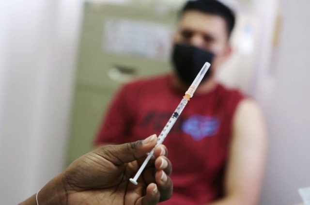 Australia avala tercera dosis de la vacuna COVID.