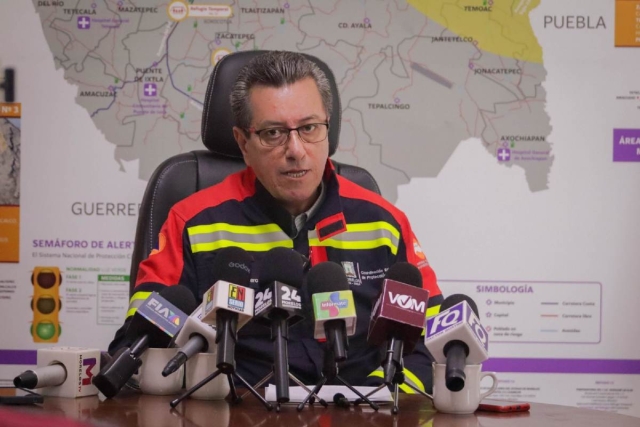 Víctor Manuel Mercado, titular de la Coordinación Estatal de Protección Civil, informó que en los municipios se reportan afectaciones menores, como encharcamientos por taponamiento de alcantarillado, y caída de árboles y bardas perimetrales.  