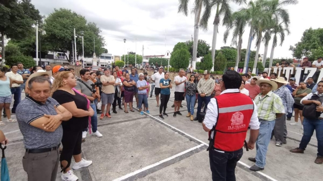 A pesar de las protestas y reclamos, el gobierno de Tlaltizapán difundió que iniciarán los trabajos de remodelación del zócalo, “con el objetivo de estar preparados para iniciar las siguientes temporadas vacacionales con una nueva imagen”.