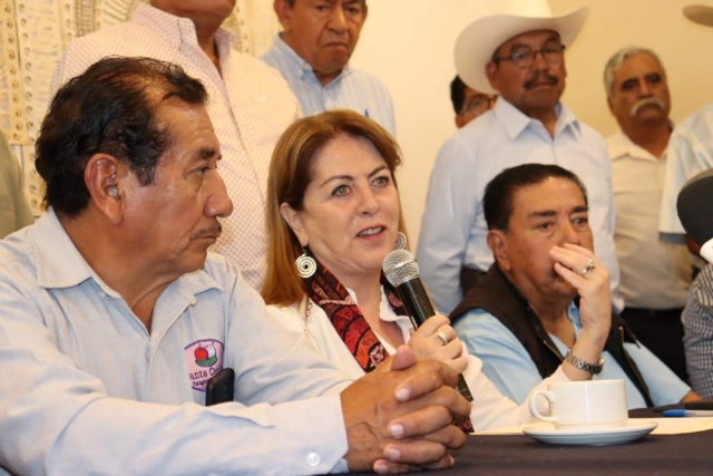 Dirigentes de diferentes agrupaciones y ejidos anunciaron su adhesión a los trabajos de consulta de la Red Ciudadana Transformando Morelos.  