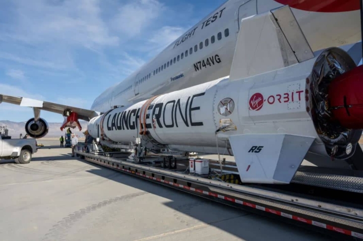 Virgin Orbit quiere ser SpaceX y lanza 7 satélites al espacio con su cohete LauncherOne