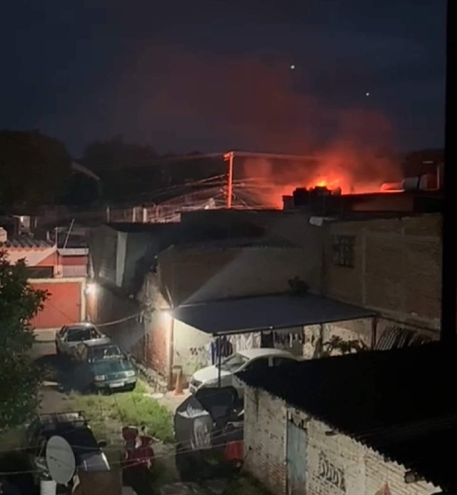 El fuego causó diversos daños.