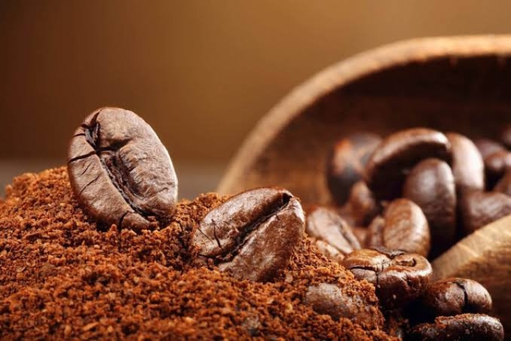 Champú con cafeína: usos, beneficios y preparación en casa