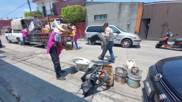Gobierno de Jiutepec continúa con las jornadas de descacharrización para eliminar criaderos de moscos