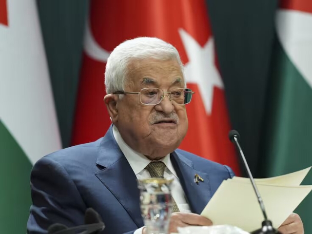 Abbas felicita a Trump y pide cooperación para alcanzar la paz palestina