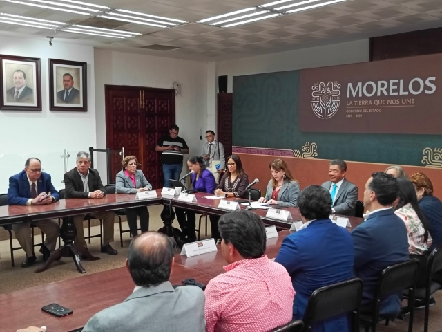 Entrega Gobierno de Morelos becas del programa &#039;Migrantes de Corazón&#039;