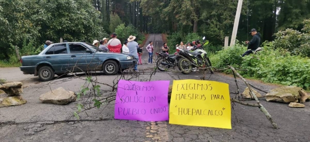 Los inconformes señalaron que intensificarán sus protestas si no atienden sus demandas.
