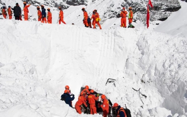 Al menos 28 muertos deja avalancha en el Tíbet
