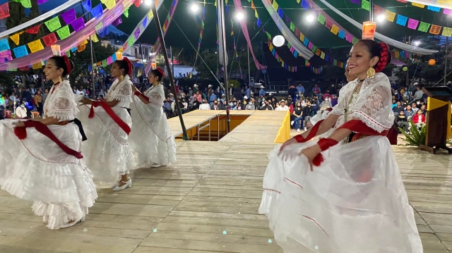 Después de tres años revive la tradicional feria de Hueyapan  