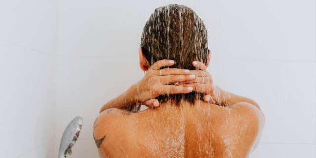 ¿Sabías que agregar sal al shampoo puede mejorar tu cabello?