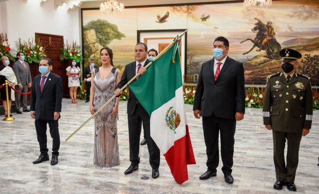 Conmemora Cuauhtémoc Blanco CCXI aniversario del inicio de la Independencia de México