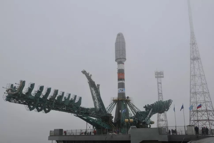 Cohete ruso Soyuz-2.1b que iba a lanzar los satélites de OneWeb.