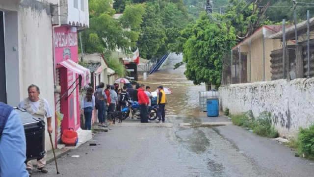 Con el desbordamiento del río Amacuzac registrado hace unas semanas las instalaciones del plantel se inundaron.