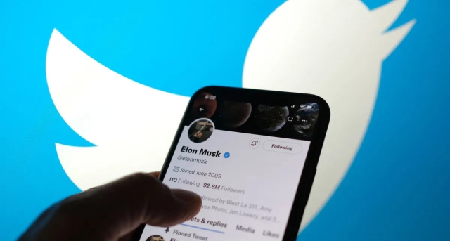 Subastan iPhones con el antiguo logo de Twitter