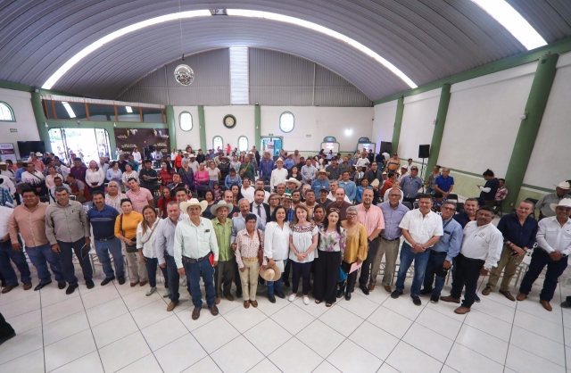 Margarita González Saravia refrenda compromiso de apoyo al campo en foro del sector agropecuario