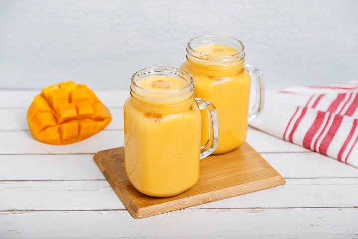 Refresca tu día con una deliciosa agua cremosa de mango, sigue esta sencilla receta