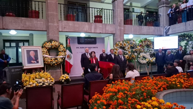 Se lleva a cabo homenaje póstumo en memoria del doctor Juan Salgado Brito, en palacio de gobierno