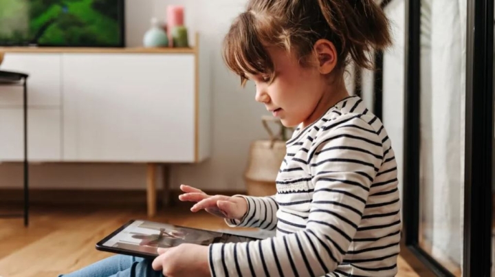 ¿Le prestas la tablet o celular a tus hijos? Podrían desarrollar déficit de atención