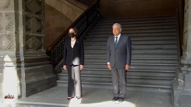 Kamala Harris se reúne en Palacio Nacional con López Obrador