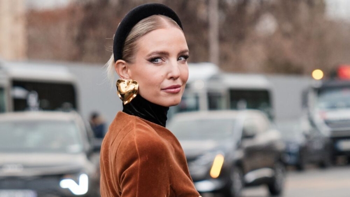 Cinco complementos que transforman tu look esta primavera