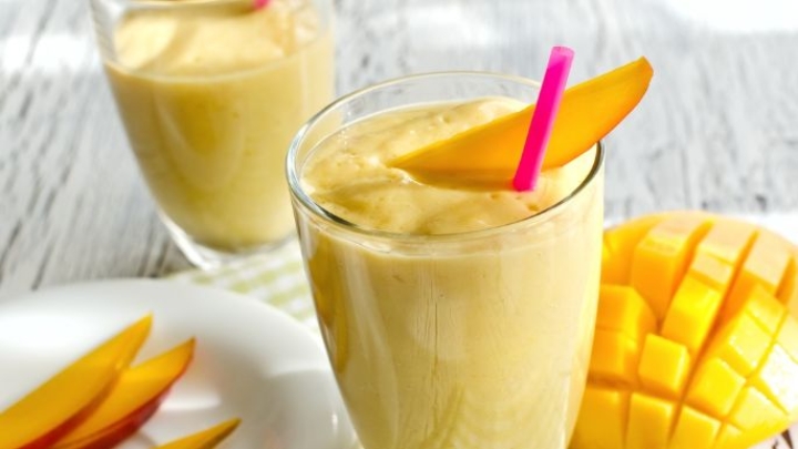 Licuado frío de mango, una opción cremosa y refrescante