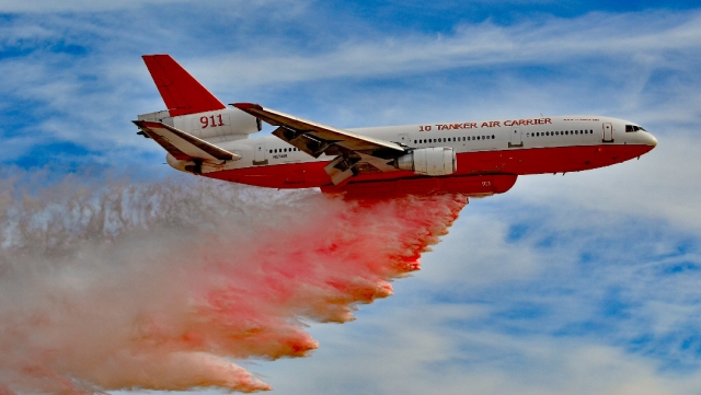 Llega a México aeronave para combatir incendios forestales.