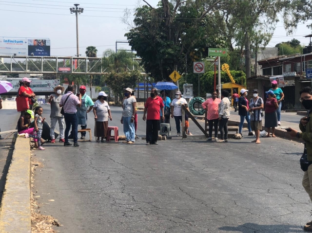 Protestaron vecinos de Patios de la Estación en Plan de Ayala, por falta de agua potable