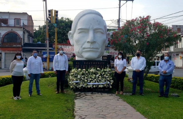 El busto de Juárez, fue instalado en el periodo de Adolfo López Mateos en 1964, cuando el presidente municipal era Adalberto Sámano Salgado. 