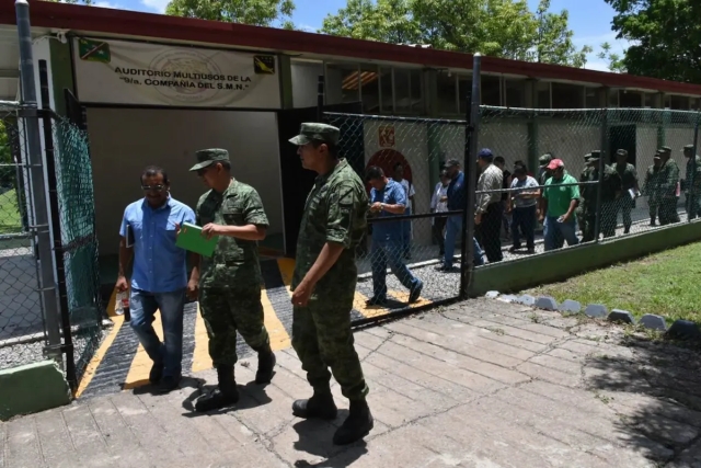 Detienen al general José Rodríguez Pérez por su presunta participación en la desaparición de los 43 normalistas