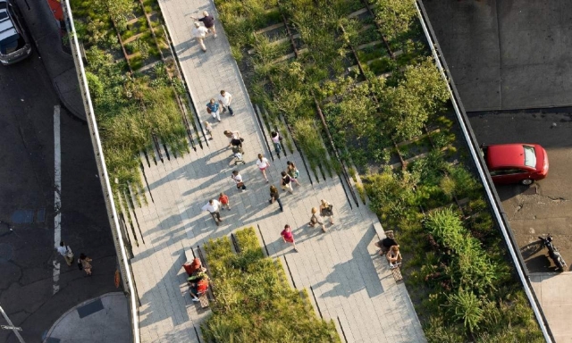 High Line Park convirtió una &quot;vía muerta&quot; de ferrocarril elevada de más de 2 kilómetros, en el parque colgante más admirado y visitado del mundo.