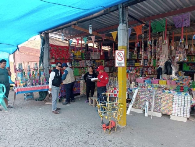 Los puestos reciben constante vigilancia para evitar accidentes.