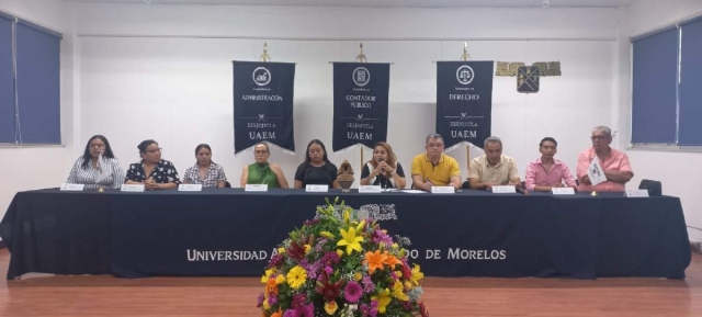 A partir de ayer, Jorge Jaime Diazleal Espinoza tomó de manera interina la dirección de la escuela, en sustitución de Silvia Cartujano Escobar.