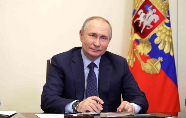 Putin firma decreto que obliga a pagar gas en rublos o suspenderá contratos