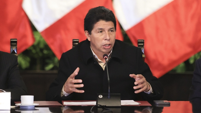 Congreso de Perú impide a Castillo viajar a México